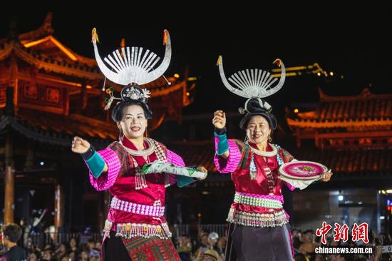 图为凯里贵州“村T”舟溪专场表演现场。