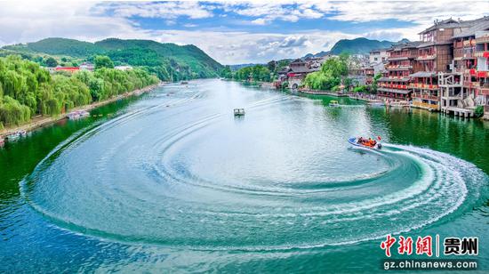 凯里市下司古镇依托水利风景区发展乡村旅游。凯里市水务局供图 凯里市下司古镇依托水利风景区发展乡村旅游。凯里市水务局供图