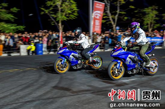 表演现场。刘文俊  摄