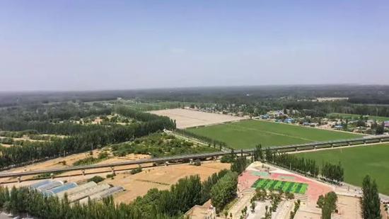 和若铁路。通讯员 穆拉迪力·阿卜杜拉 摄