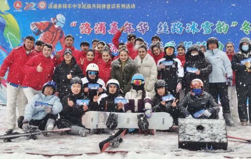 参加比赛获奖选手合影。