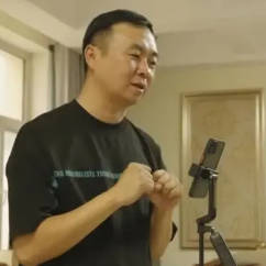 杨俊峰：每一件文创产品都凝结着多民族团队的智慧