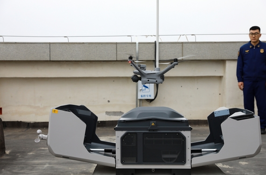 消防執(zhí)勤樓頂建設(shè)無人機(jī)巢。0