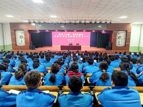 思政領(lǐng)航育新人 阿迪力江·依米提為師生授課明方向