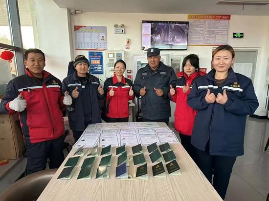 何酈雯組織員工培訓(xùn)。融媒體中心記者 王一川攝