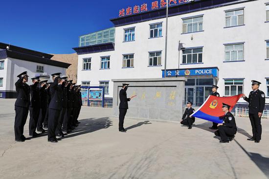 8d1ee96e01d1fa34ea7aa6a04f250315