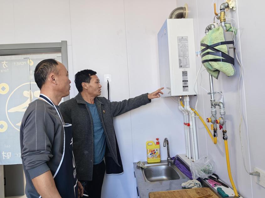 尉犁縣團(tuán)結(jié)鎮(zhèn)孔畔村231戶村民實(shí)現(xiàn)天然氣入戶