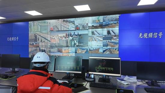 1月7日，皖能墨玉10萬千瓦/40萬千瓦時新型獨(dú)立儲能項目在和田地區(qū)墨玉縣成功并網(wǎng)投運(yùn)。