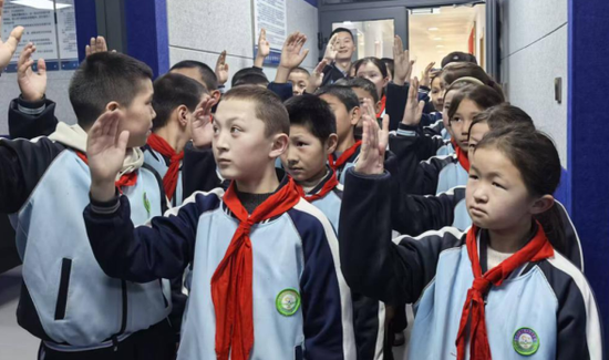 1月9日，薩爾托海邊境派出所組織警營開放活動(dòng)。8