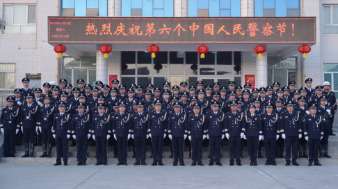 參加活動(dòng)人員合影c