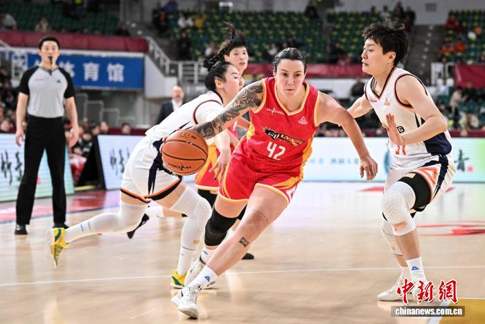 WCBA常規(guī)賽：山西竹葉青酒隊戰(zhàn)勝新疆天山隊