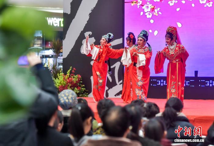 烏魯木齊“群眾村晚”正式啟動