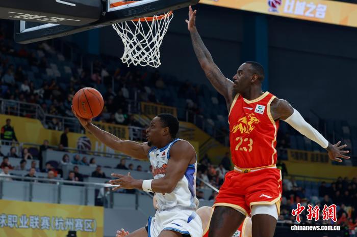 CBA常規(guī)賽：浙江方興渡勝新疆伊力特