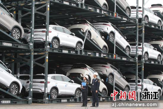 浙江海事局开展“新三样”出海“直通车”服务,让“新三样”货物实现出厂即出海。浙江海事局供图