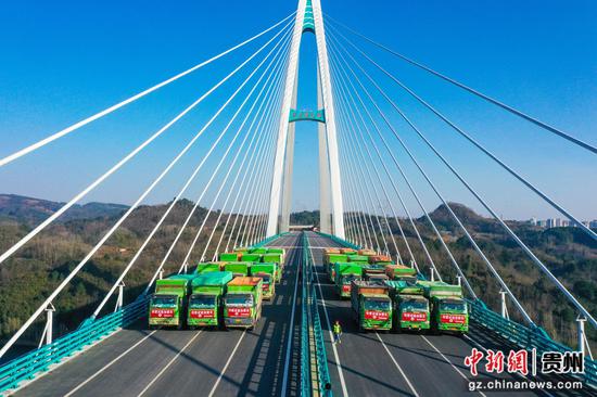 图为荷载试验现场。冯四方 摄 图为荷载试验现场。冯四方 摄