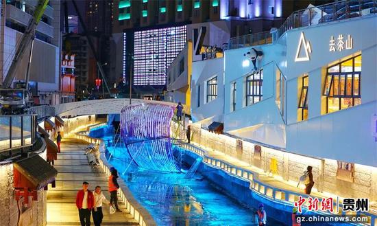 绚丽多彩的贯城河两岸。徐其飞 摄 绚丽多彩的贯城河两岸。徐其飞 摄