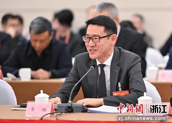 近日，浙江省政协委员，浙江传媒学院院长、党委副书记韦路。（受访者供图）