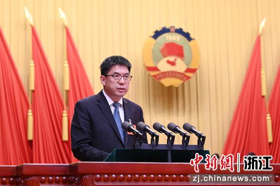 1月14日,方兴东在代表民进浙江省委会发言。 孙宁媛 摄 1月14日,方兴东在代表民进浙江省委会发言。 孙宁媛 摄