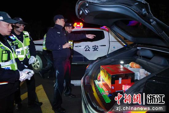 浙江公安机关开展烟花爆竹安全隐患排查整治。浙江省公安厅&nbsp;供图