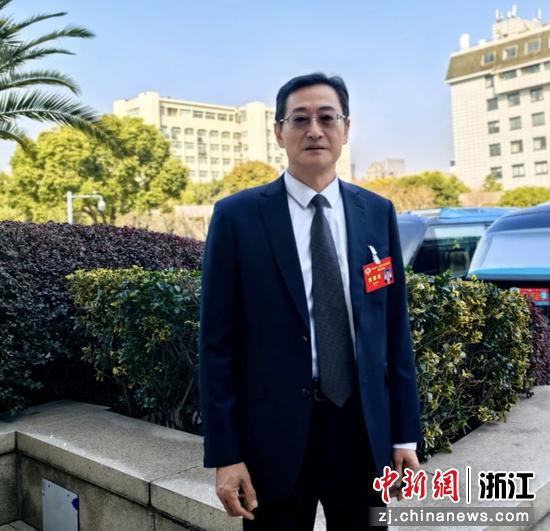 浙江省政协常委、民盟浙江省委会专职副主委毛伟民。受访者&nbsp;供图
