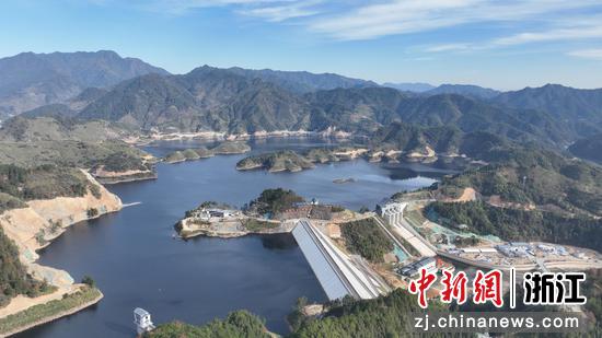 浙江水网关键性工程衢州市开化水库。浙江省水利厅供图) 浙江水网关键性工程衢州市开化水库。浙江省水利厅供图)