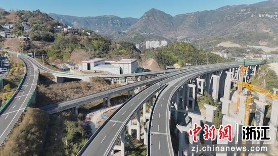 G4012溧宁高速文成枢纽航拍图。 温州管理中心 供图 G4012溧宁高速文成枢纽航拍图。 温州管理中心 供图