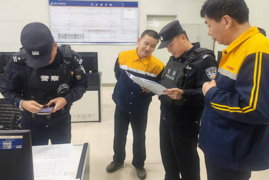 29ac77f0-8b24-4a39-83a6-5dd7bff3f173