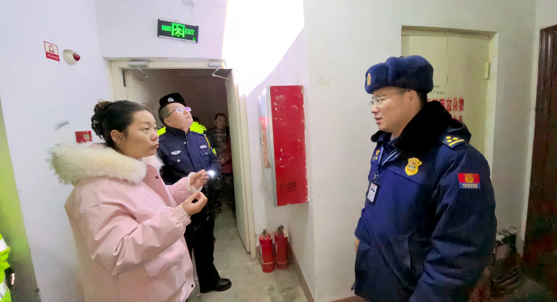 新疆呼图壁县消防精准防控冬季火情 筑牢重点场所安全屏障