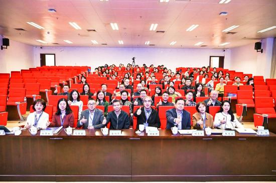 图为论坛开幕式合照。主办方供图