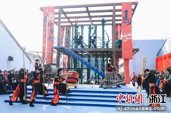 近日,浙江衢州“我们的村晚”新春嘉年华活动现场。柯城区委宣传部供图 近日,浙江衢州“我们的村晚”新春嘉年华活动现场。柯城区委宣传部供图
