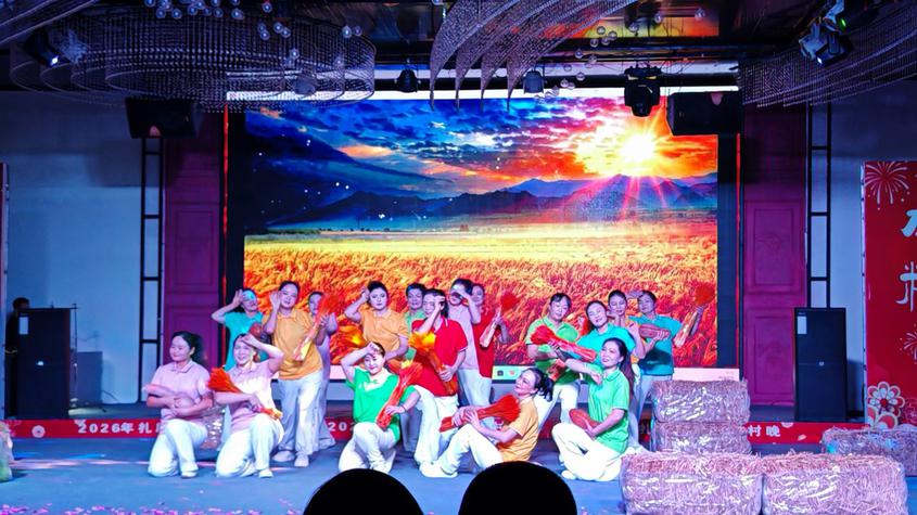 察布查尔县：群众村晚点燃乡村文化“烟火气”