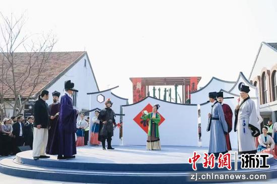 近日,浙江衢州“我们的村晚”新春嘉年华活动现场。柯城区委宣传部供图 近日,浙江衢州“我们的村晚”新春嘉年华活动现场。柯城区委宣传部供图