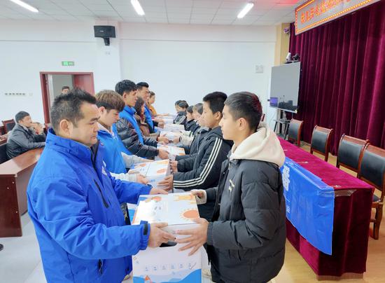 9c1ad9428cac53325d848e2cb94405b1