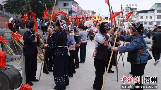 小年刷把舞 小年刷把舞