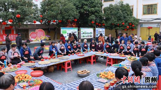 布依歌堂 布依歌堂