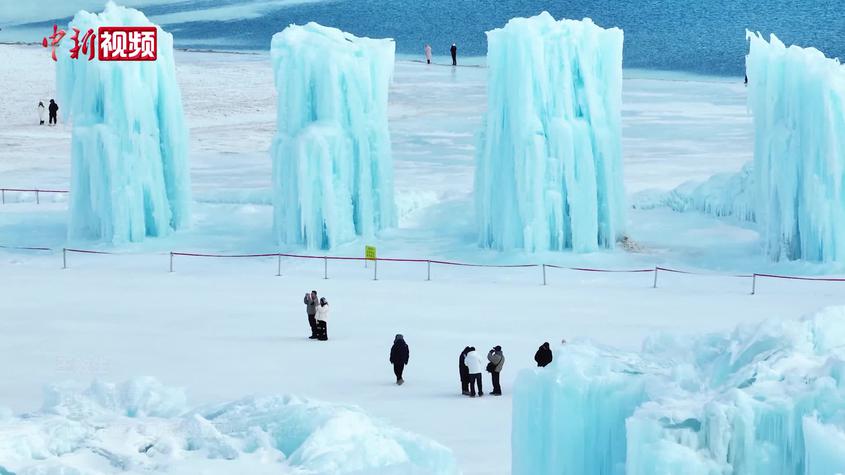 新疆赛里木湖迎来旅游高峰 冰雪旅游持续升温