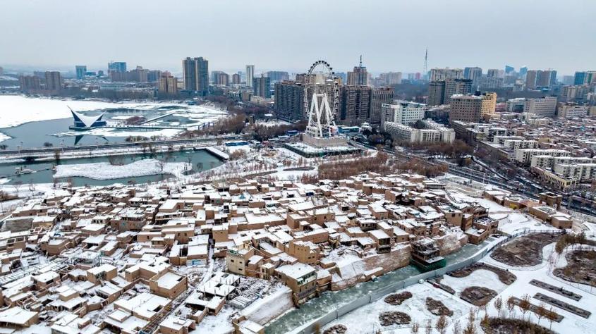 “别赶路，去感受生活”！雪后的喀什古城是这样的