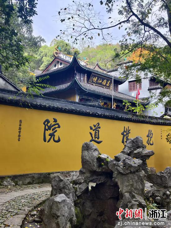 道院西侧 作者供图