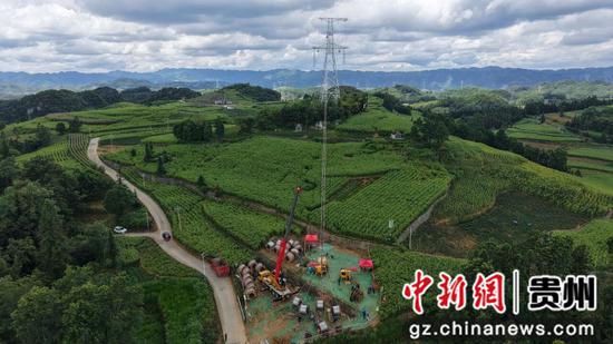 500千伏盘南低热值电厂接入系统工程作业现场。付振伟 摄