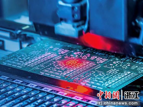 日前,温州银行服务的芯片制造企业产线。黄艳丹 供图 日前,温州银行服务的芯片制造企业产线。黄艳丹 供图