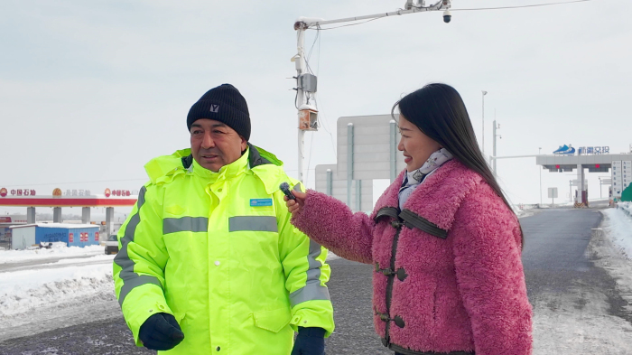 采访手记｜遇见“大衣侠”吾斯曼江 我明白了什么是平凡中的坚守