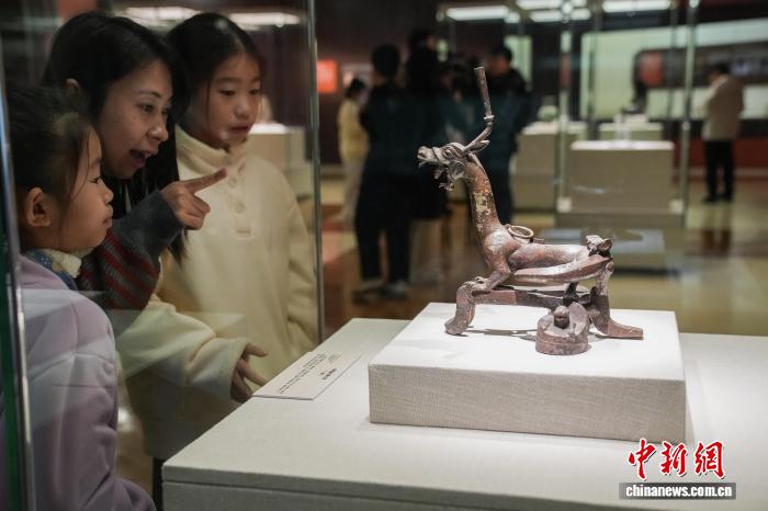 广西南宁市博物馆十周年双特展启幕 共溯千年文明