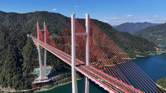 南孟溪大桥。（剑河县融媒体中心供图）
