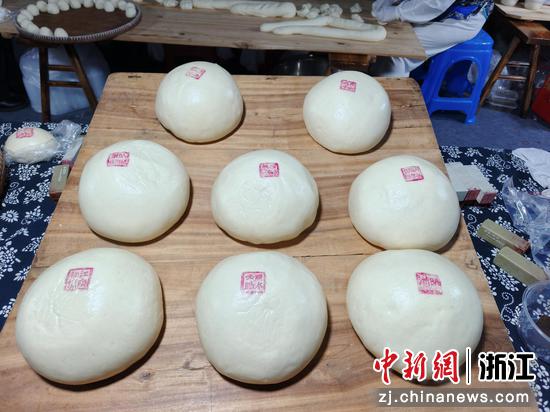 印有字样的大源馒头。&nbsp;主办方&nbsp;供图