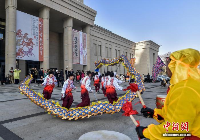新疆：天山南北贺新春非物质文化遗产年俗展主会场活动开启
