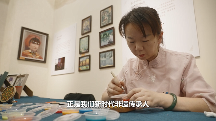 （侨乡故事）景玉娟：用指尖技艺绘就团结图景