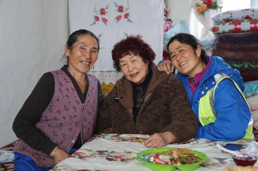察布查尔县：民族团结路上的“追光者”文秀珍 心怀大爱点亮温暖之光
