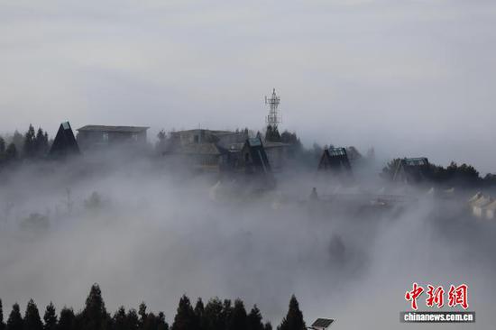 图为2月9日玉舍国家级森林公园云海景观。中新网记者 刘美伶 摄