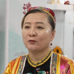 侨乡故事：热娜古丽，让“民族融合活化石”在指尖绽放