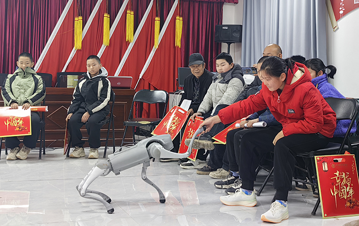 尉犁县团结镇联合县科协开展科普下乡活动